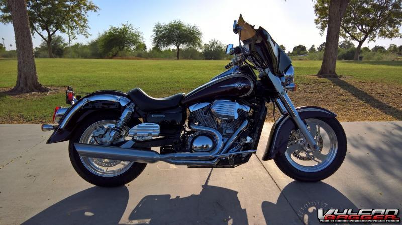 Custom 2003 Kawasaki Vulcan 1600 Classic
Memphis Shades bat-wing, 17" RC wheels, 200 rear tire, Thunder Mfg. chrome 2 into 1 exhaust, Pro Hyper-charger intake, and PC5 tuner.